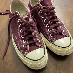 Converse, red wine color, used , only worn twice, very good condition